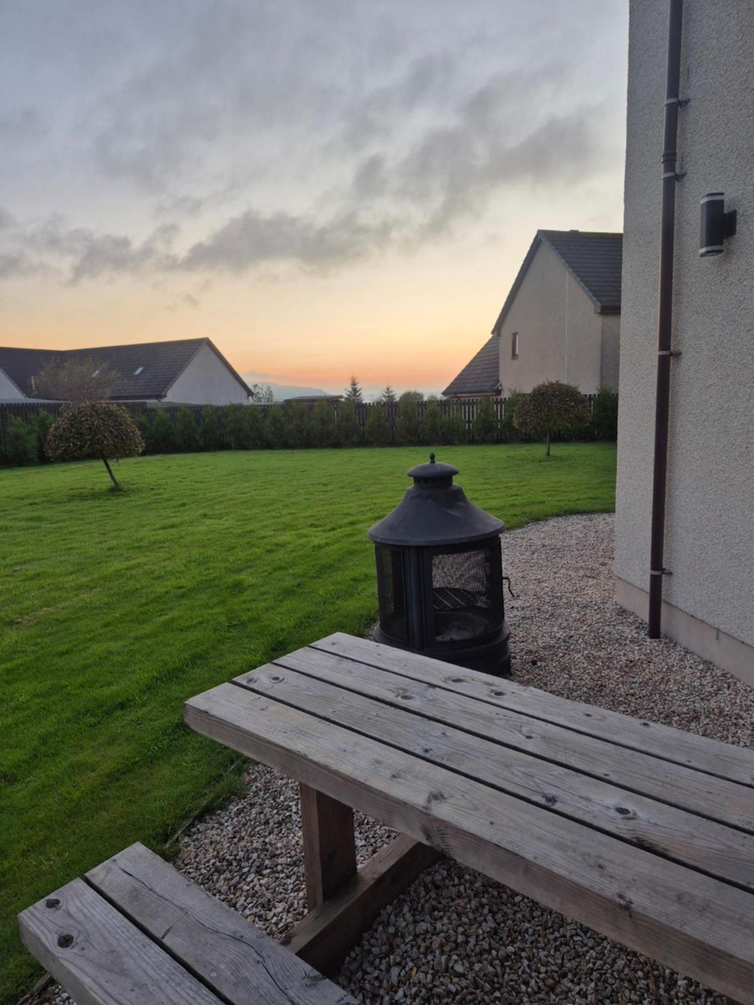 Twin Pines Apartment Mulben Bagian luar foto